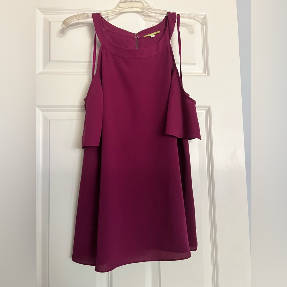 Gianni Bini plum cold shoulder top - Size Med